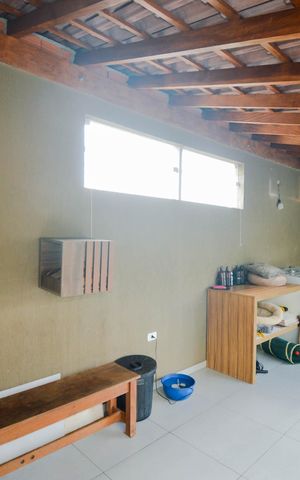 Casa à venda com 200m², 3 quartos e 2 vagas Casa à venda com 200m², 3 quartos e 2 vagasÁrea de Serviço