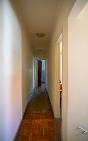 Casa à venda com 195m², 3 quartos e 2 vagas Casa à venda com 195m², 3 quartos e 2 vagasCorredor