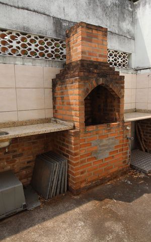 Apartamento à venda com 100m², 2 quartos e 2 vagasChurrasqueira