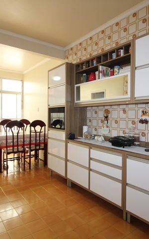 Apartamento à venda com 100m², 2 quartos e 2 vagasCozinha