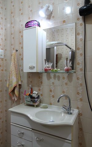 Apartamento à venda com 100m², 2 quartos e 2 vagasBanheiro do Quarto 2