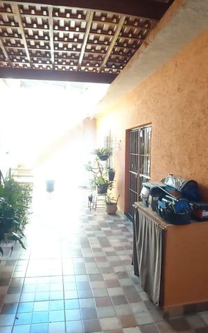 Casa à venda com 240m², 2 quartos e 4 vagas Casa à venda com 240m², 2 quartos e 4 vagasÁrea Externa