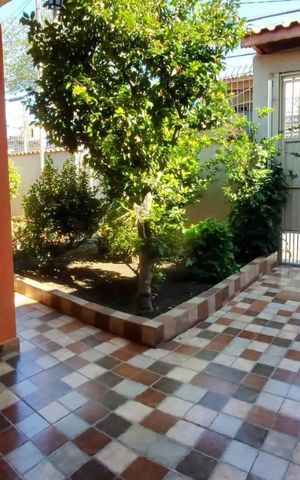 Casa à venda com 240m², 2 quartos e 4 vagas Casa à venda com 240m², 2 quartos e 4 vagasÁrea Externa