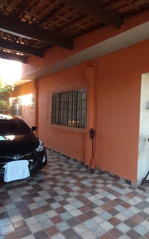 Casa à venda com 240m², 2 quartos e 4 vagas Casa à venda com 240m², 2 quartos e 4 vagasÁrea Externa