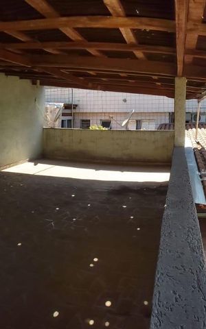 Casa à venda com 240m², 2 quartos e 4 vagas Casa à venda com 240m², 2 quartos e 4 vagasÁrea Externa