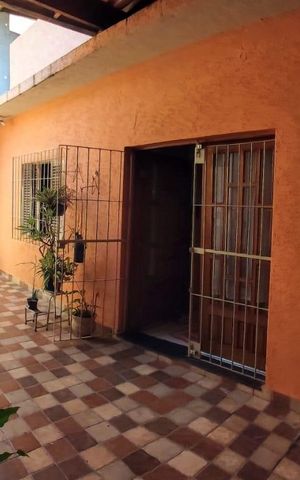 Casa à venda com 240m², 2 quartos e 4 vagas Casa à venda com 240m², 2 quartos e 4 vagasÁrea Externa