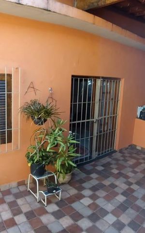 Casa à venda com 240m², 2 quartos e 4 vagas Casa à venda com 240m², 2 quartos e 4 vagasÁrea Externa