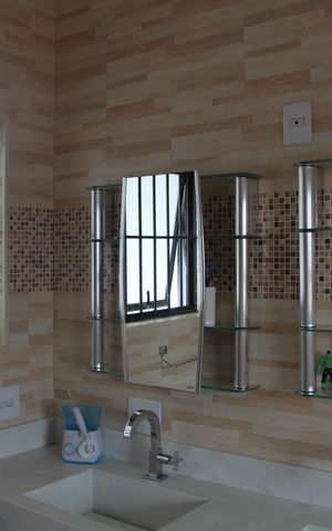 Casa à venda com 550m², 4 quartos e 4 vagasBanheiro da Suíte 1
