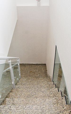 Casa à venda com 550m², 4 quartos e 4 vagasEscada