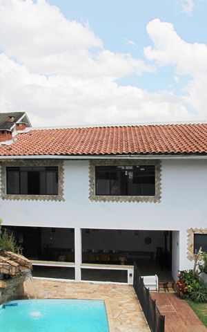 Casa à venda com 550m², 4 quartos e 4 vagasVista da Suíte 1