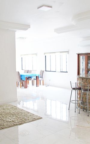 Casa à venda com 550m², 4 quartos e 4 vagasSala e Sala de Jantar
