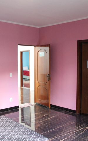 Casa à venda com 550m², 4 quartos e 4 vagasSuíte 2