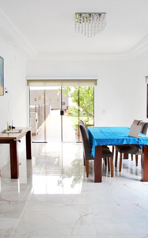 Casa à venda com 550m², 4 quartos e 4 vagasSala e Sala de Jantar