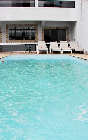 Casa à venda com 550m², 4 quartos e 4 vagasPiscina