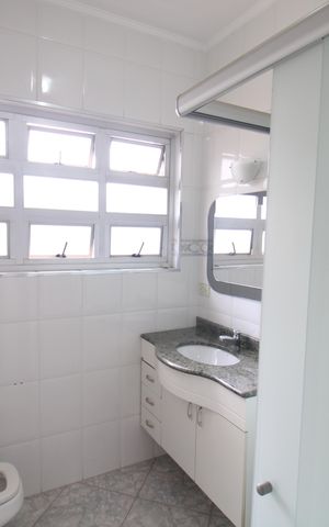 Casa à venda com 125m², 4 quartos e 1 vagaBanheiro 2