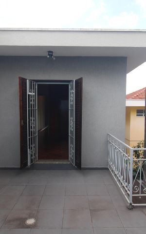 Casa à venda com 125m², 4 quartos e 1 vagaQuarto 3 - Varanda