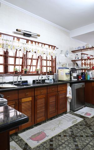 Casa à venda com 342m², 4 quartos e 3 vagasCozinha