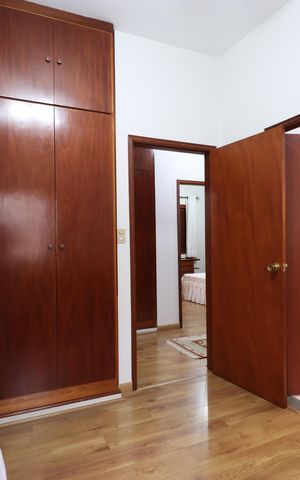 Casa à venda com 342m², 4 quartos e 3 vagasSuíte 2