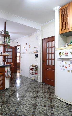 Casa à venda com 342m², 4 quartos e 3 vagasCozinha