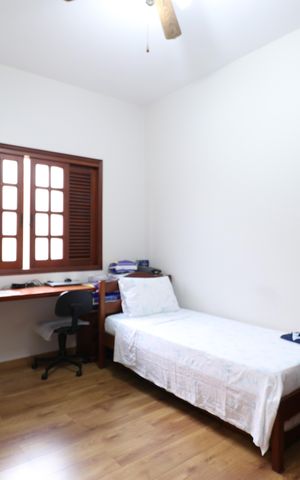 Casa à venda com 342m², 4 quartos e 3 vagasSuíte 2