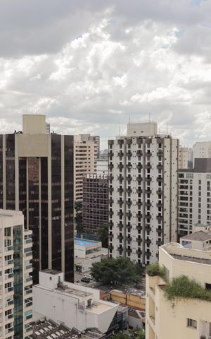 Apartamento à venda com 190m², 4 quartos e 2 vagas Apartamento à venda com 190m², 4 quartos e 2 vagasVista da sacada