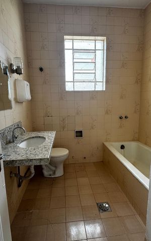 Casa para alugar com 200m², 3 quartos e 2 vagas Casa para alugar com 200m², 3 quartos e 2 vagasBanheiro 1 - 2° andar