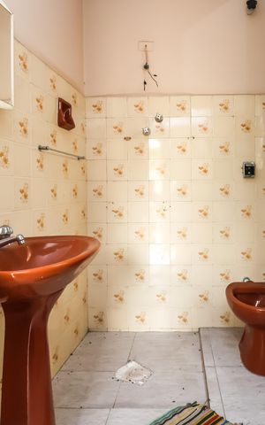 Casa à venda com 498m², 2 quartos e 1 vaga Casa à venda com 498m², 2 quartos e 1 vagaBanheiro