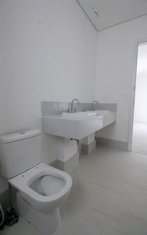 Apartamento à venda com 189m², 3 quartos e 3 vagasBanheiro da Suíte 1