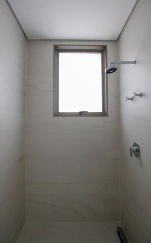Apartamento à venda com 189m², 3 quartos e 3 vagasBanheiro da Suíte 1