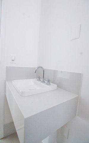 Apartamento à venda com 189m², 3 quartos e 3 vagasBanheiro da Suíte 2