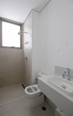 Apartamento à venda com 189m², 3 quartos e 3 vagasBanheiro da Suíte 1