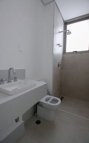 Apartamento à venda com 189m², 3 quartos e 3 vagasBanheiro da Suíte 2