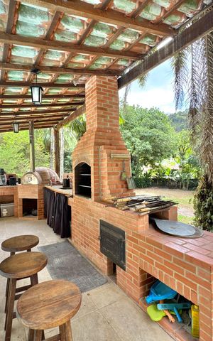 Casa de condomínio para alugar com 5400m², 5 quartos e 2 vagas Casa de condomínio para alugar com 5400m², 5 quartos e 2 vagasÁrea externa