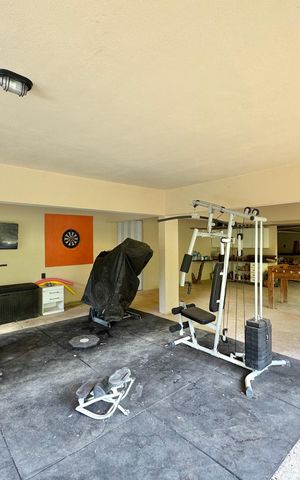 Casa de condomínio para alugar com 5400m², 5 quartos e 2 vagas Casa de condomínio para alugar com 5400m², 5 quartos e 2 vagasÁrea externa