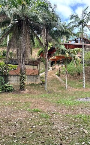 Casa de condomínio para alugar com 5400m², 5 quartos e 2 vagas Casa de condomínio para alugar com 5400m², 5 quartos e 2 vagasÁrea externa