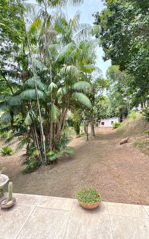 Casa de condomínio para alugar com 5400m², 5 quartos e 2 vagas Casa de condomínio para alugar com 5400m², 5 quartos e 2 vagasÁrea externa