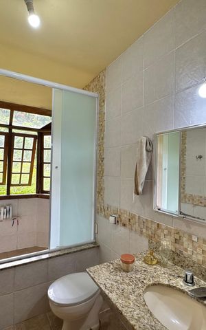 Casa de condomínio para alugar com 5400m², 5 quartos e 2 vagas Casa de condomínio para alugar com 5400m², 5 quartos e 2 vagasSuíte - Banheiro