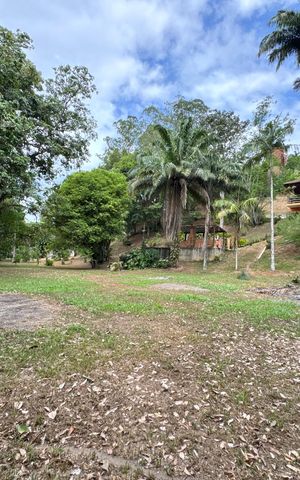 Casa de condomínio para alugar com 5400m², 5 quartos e 2 vagas Casa de condomínio para alugar com 5400m², 5 quartos e 2 vagasÁrea externa