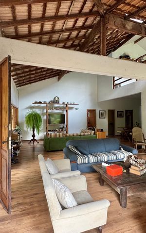 Casa de condomínio para alugar com 5400m², 5 quartos e 2 vagas Casa de condomínio para alugar com 5400m², 5 quartos e 2 vagasSala