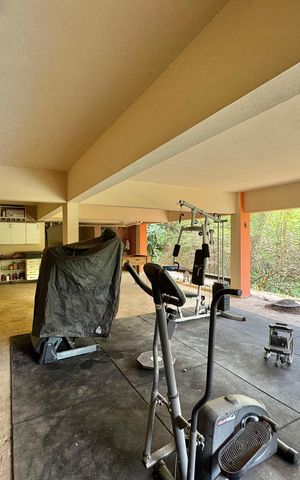 Casa de condomínio para alugar com 5400m², 5 quartos e 2 vagas Casa de condomínio para alugar com 5400m², 5 quartos e 2 vagasÁrea externa