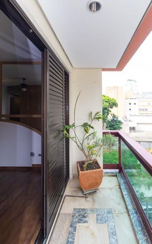 Apartamento à venda com 225m², 4 quartos e 3 vagas Apartamento à venda com 225m², 4 quartos e 3 vagasvaranda