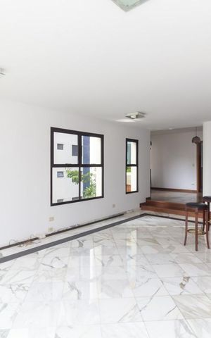 Apartamento à venda com 225m², 4 quartos e 3 vagas Apartamento à venda com 225m², 4 quartos e 3 vagasSala