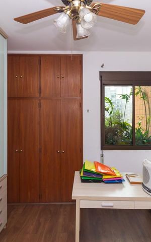 Apartamento à venda com 225m², 4 quartos e 3 vagas Apartamento à venda com 225m², 4 quartos e 3 vagasQuarto 2