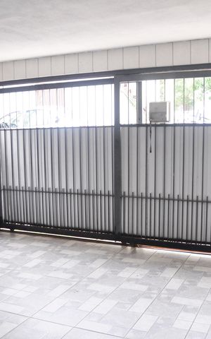 Casa à venda com 500m², 3 quartos e 2 vagasDetalhe - Garagem