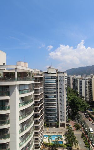 Apartamento à venda com 81m², 3 quartos e 2 vagasSala - Varanda