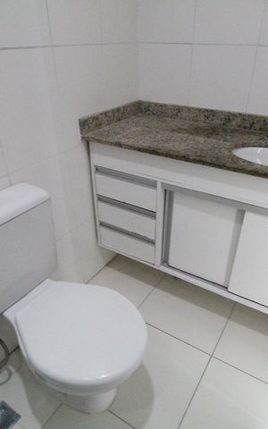 Apartamento à venda com 81m², 3 quartos e 2 vagasBanheiro da suíte