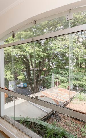 Casa à venda com 252m², 4 quartos e 2 vagas Casa à venda com 252m², 4 quartos e 2 vagasVaranda da Suíte