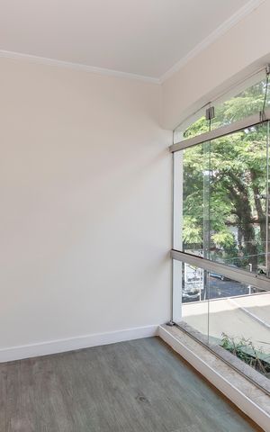Casa à venda com 252m², 4 quartos e 2 vagas Casa à venda com 252m², 4 quartos e 2 vagasVaranda da Suíte