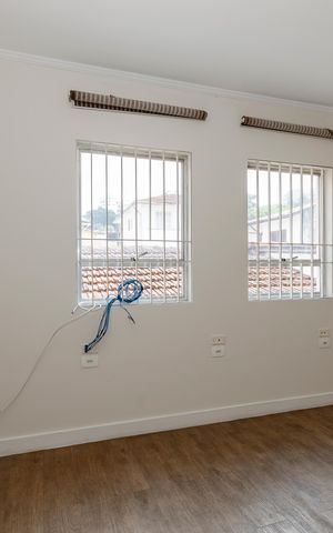 Casa à venda com 252m², 4 quartos e 2 vagas Casa à venda com 252m², 4 quartos e 2 vagasQuarto 3