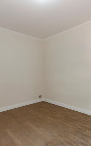 Casa à venda com 252m², 4 quartos e 2 vagas Casa à venda com 252m², 4 quartos e 2 vagasSuíte